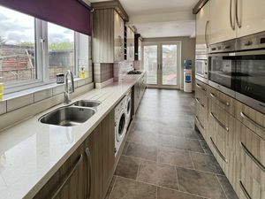 Kitchen- click for photo gallery